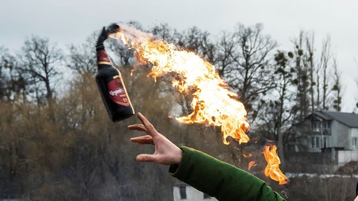 На Полтавщині судили чоловіка, який підпалив квартиру матері коктейлем Молотова
