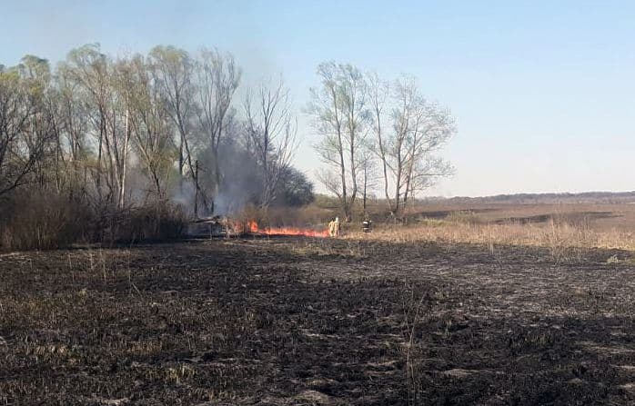 На Полтавщині сталося 2 пожежі на відкритих територіях: згоріло понад гектар трави