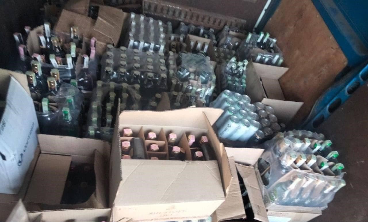 На Полтавщині зупинили чоловіка, який незаконно перевозив алкоголь