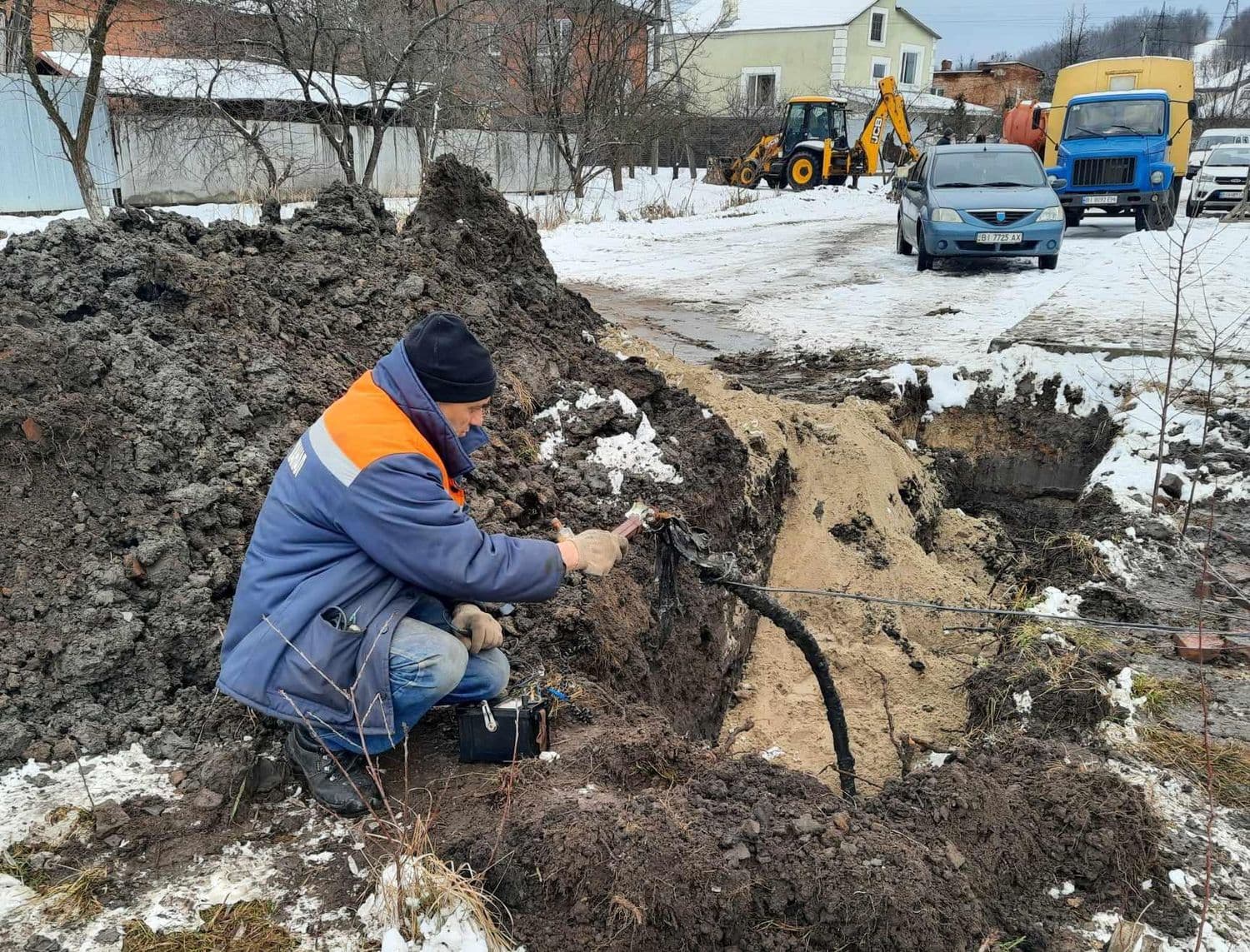 Біля Полтави у житлових кооперативах четвертий день відсутнє світло: сталася аварія на електромережі