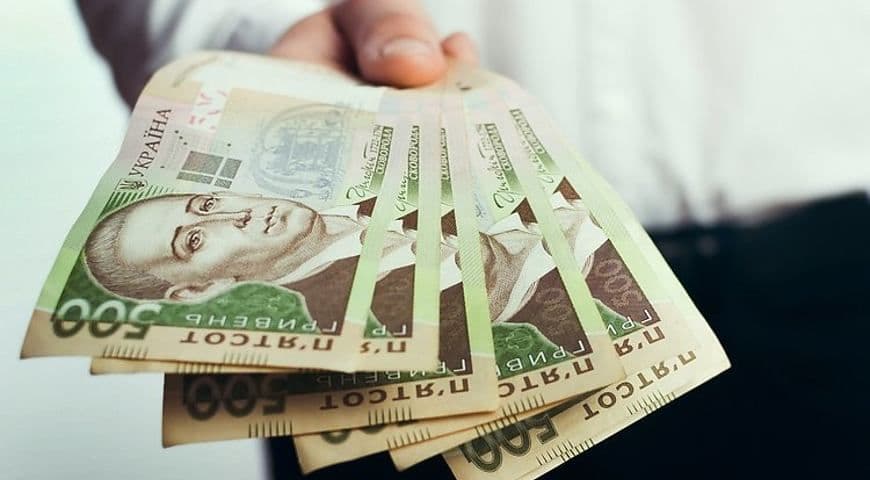 Кожен українець, який не може працювати через війну, отримає від держави 6500 гривень