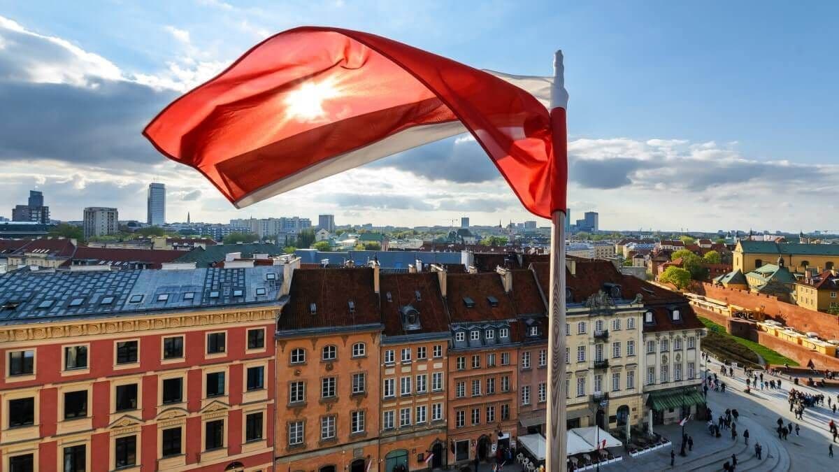 Українці зможуть жити у Польщі за оновленими правилами