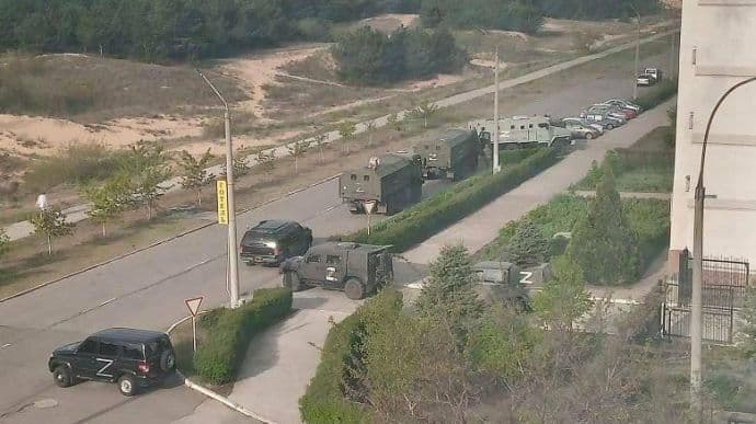 Росіяни вантажівками вивозять награбоване майно жителів Запорізької області – Генштаб