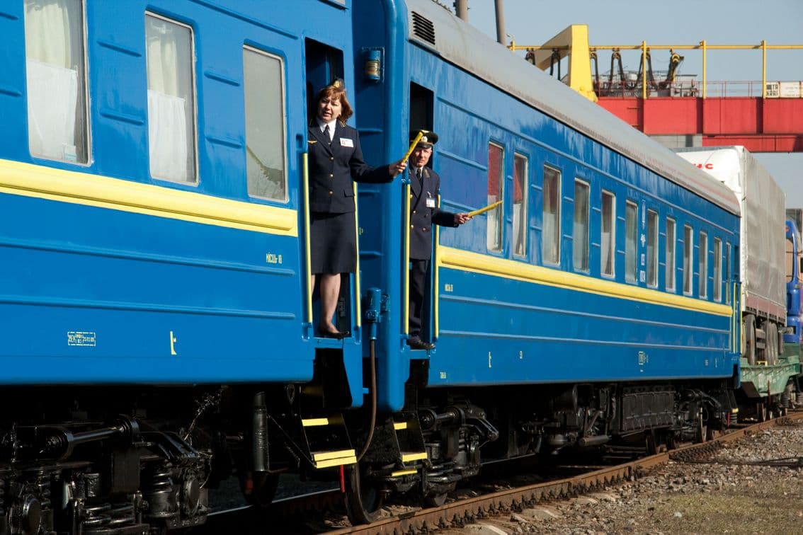 «Укрзалізниця» повідомляє про затримку потягів