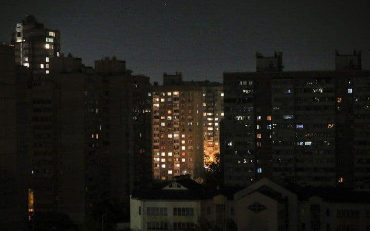 Жителів Полтавщини просять заощаджувати світло у вечірні години