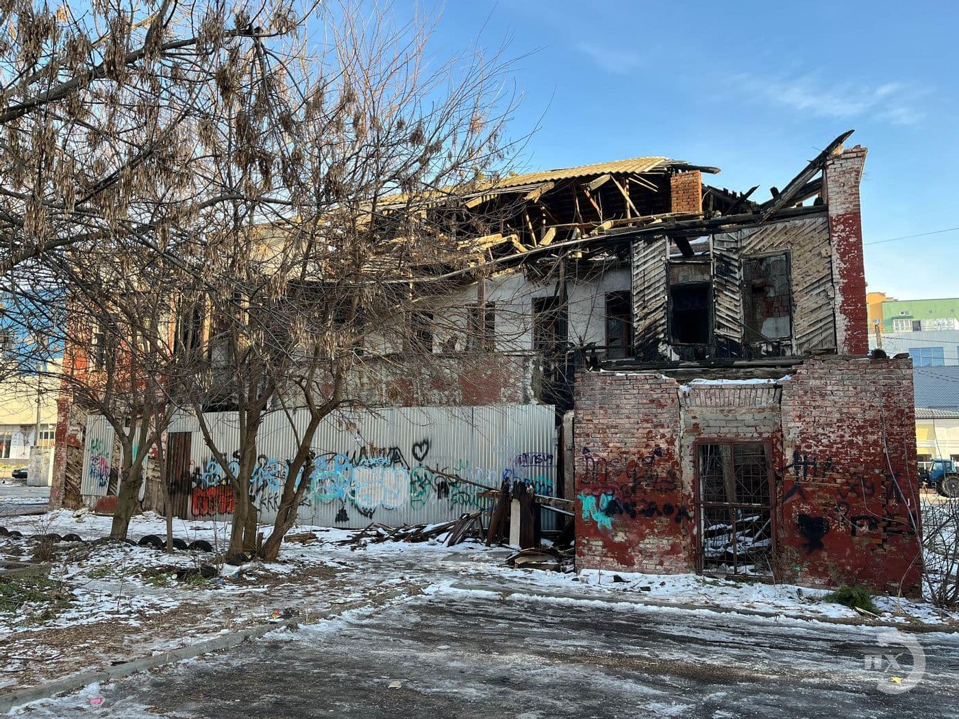 Екскурсія закинутою школою та повернення воїнів із полону — головне за 1 лютого