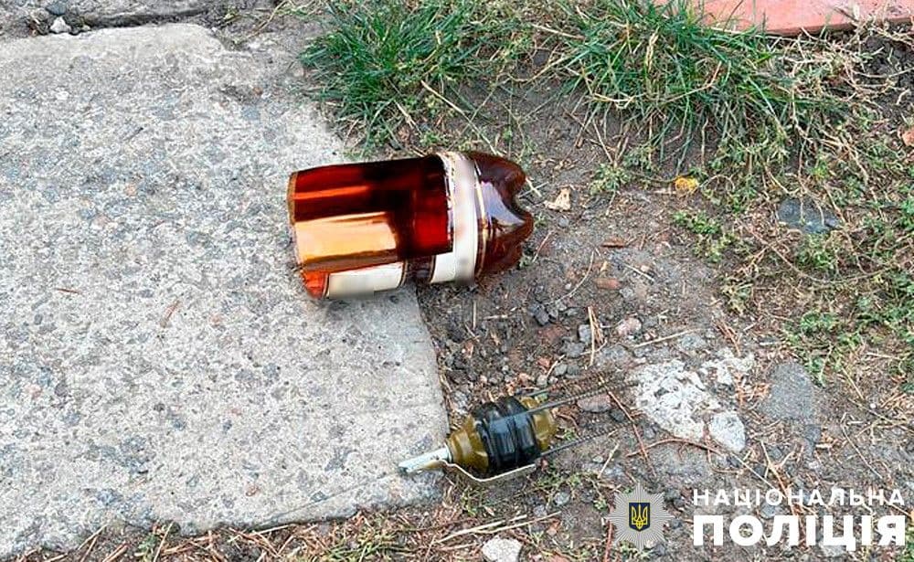 Біля будинку працівниці полтавського військкомату встановили розтяжку з гранатою