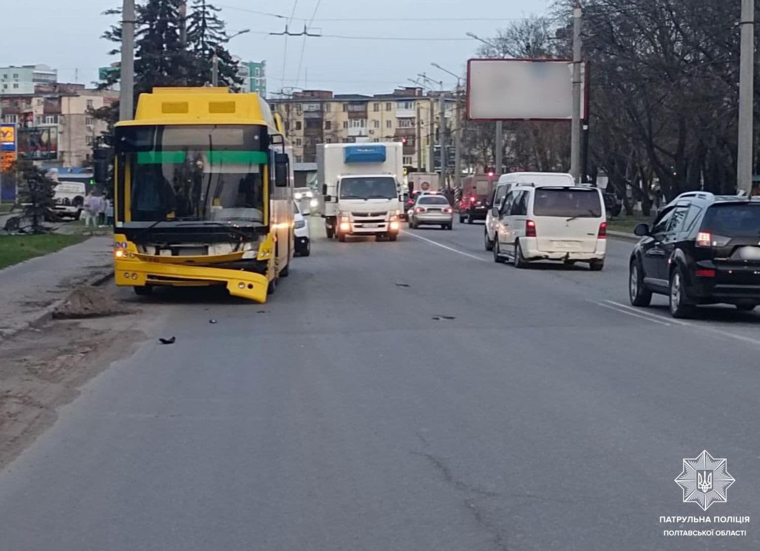 У Полтаві на водія Honda склали протокол за зіткнення з тролейбусом