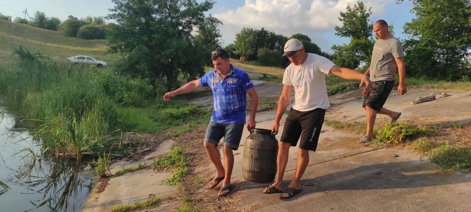 У селі Балюки Великобагачанської громади провели зариблення ставка (фото)