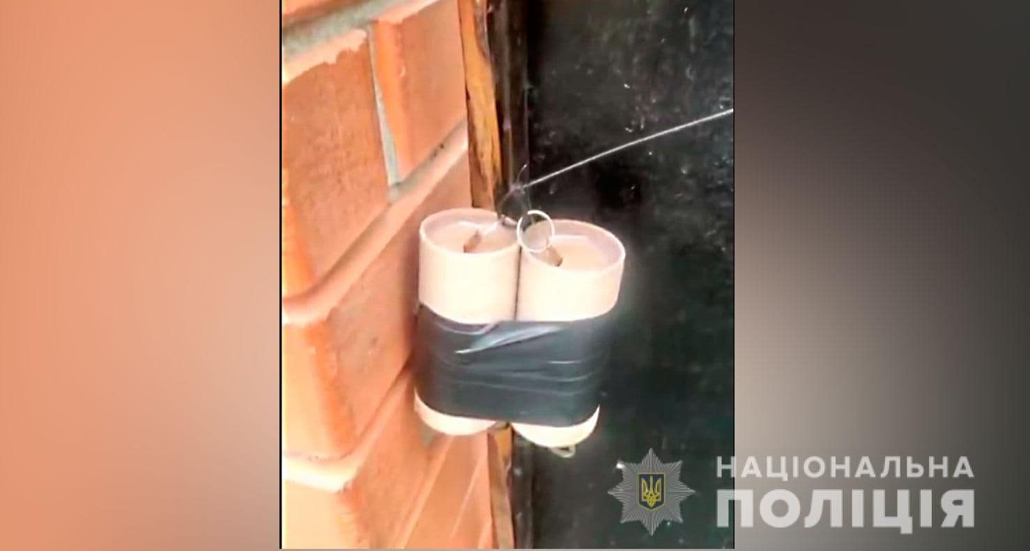 У Лохвиці біля будинку знайшли саморобну розтяжку