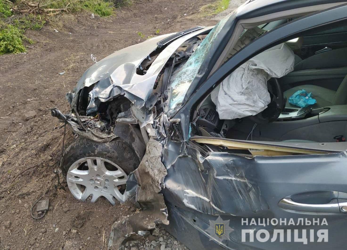 На Полтавщині трактор розтрощив легковик (фото)