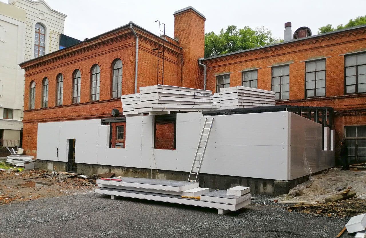 У Полтаві поліція розслідуватиме законність прибудови до кооперативного коледжу
