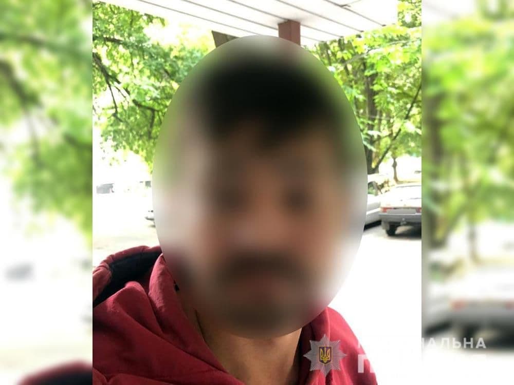 У Кременчуці затримали грабіжника, який викрав рюкзак з грошима