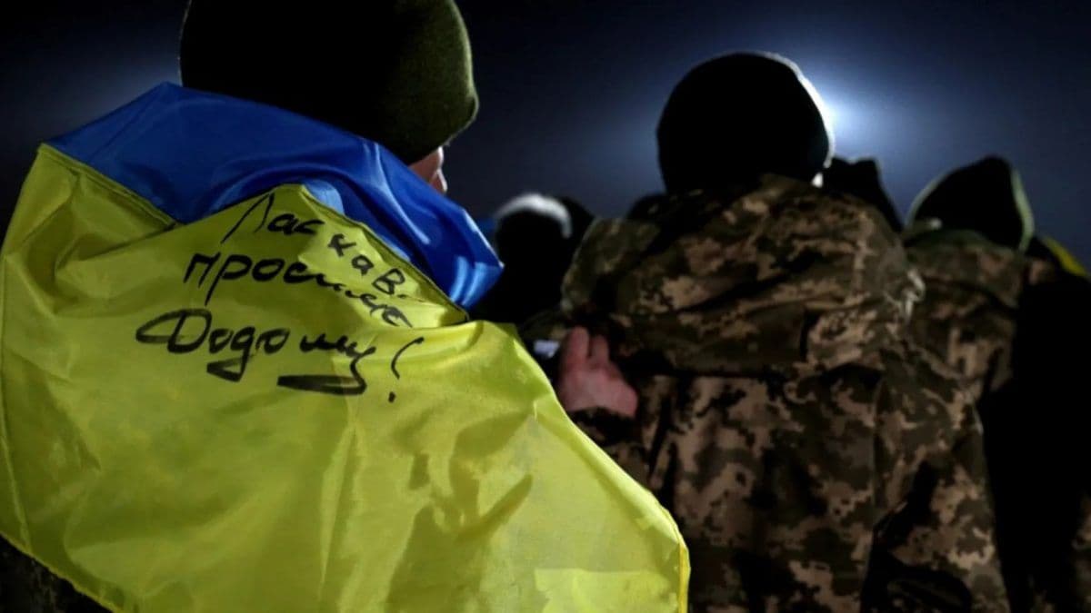 Відбувся третій обмін полоненими: додому повертаються 12 українських військових