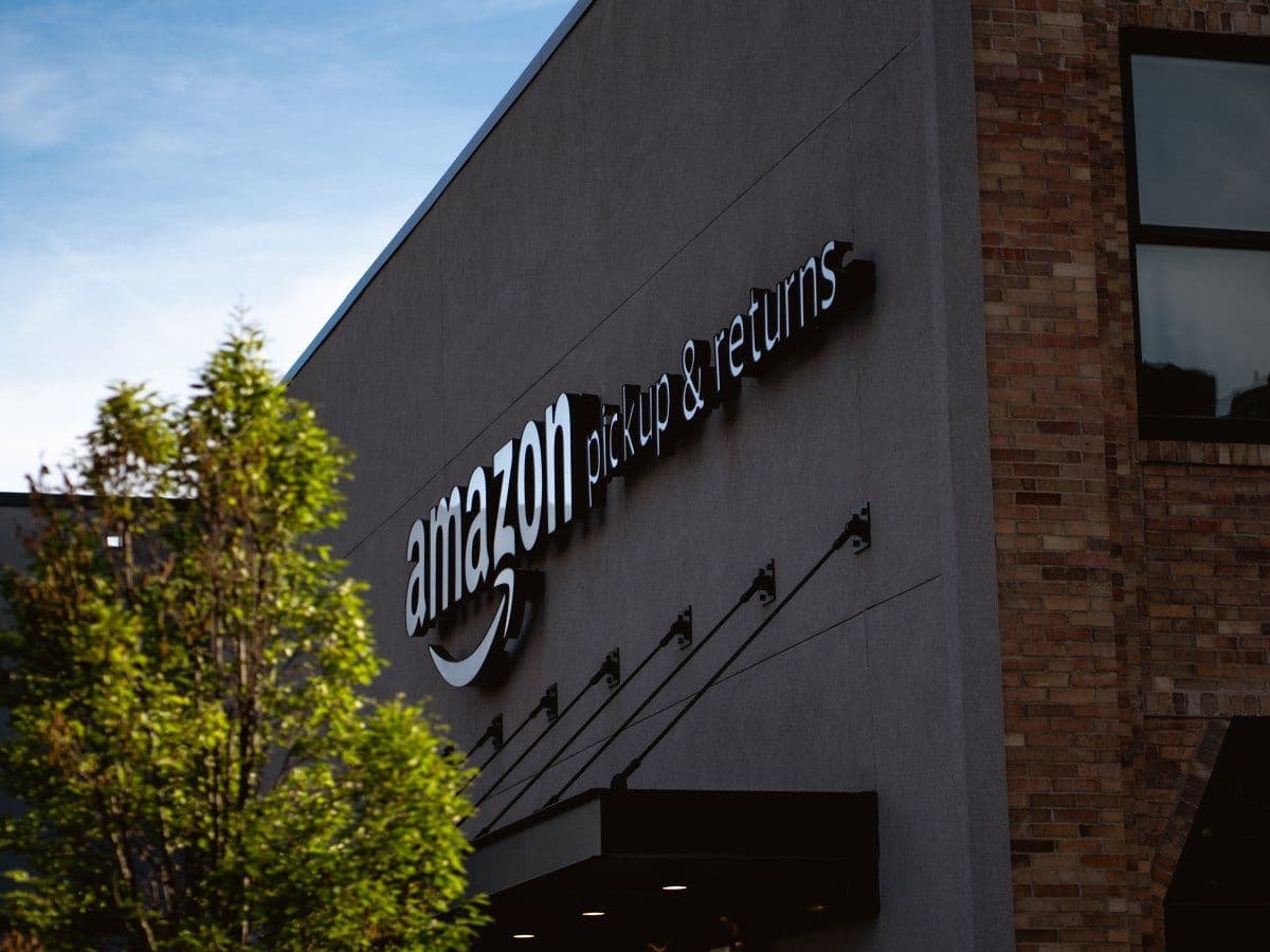 Доставка з Amazon в Україну: в чому перевага послуг форвардингової компанії