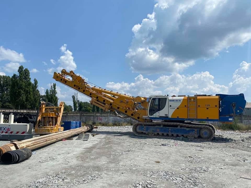 На будівництво нового мосту в Кременчуці прибуває техніка з Туреччини
