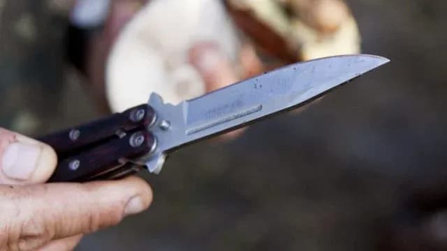 Вдарив дівчину ножем, а тоді порізав собі шию — у Кременчуці затримали 25-річного