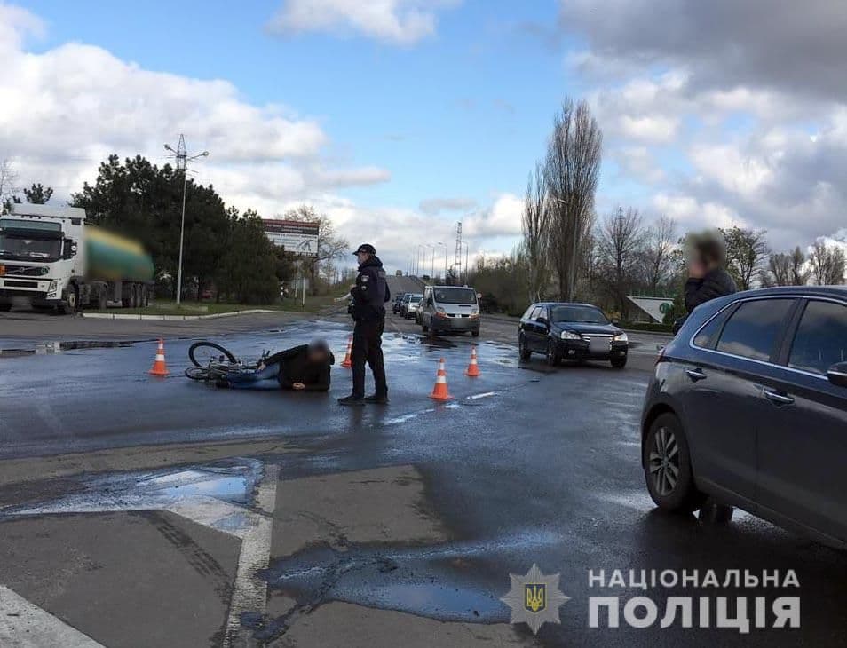 У Кременчуцькому районі виникло дві ДТП, у яких травмувалися пасажир та велосипедист