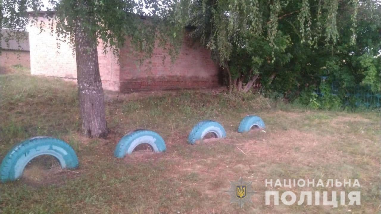 У селі Божківське жінка зарізала свого співмешканця