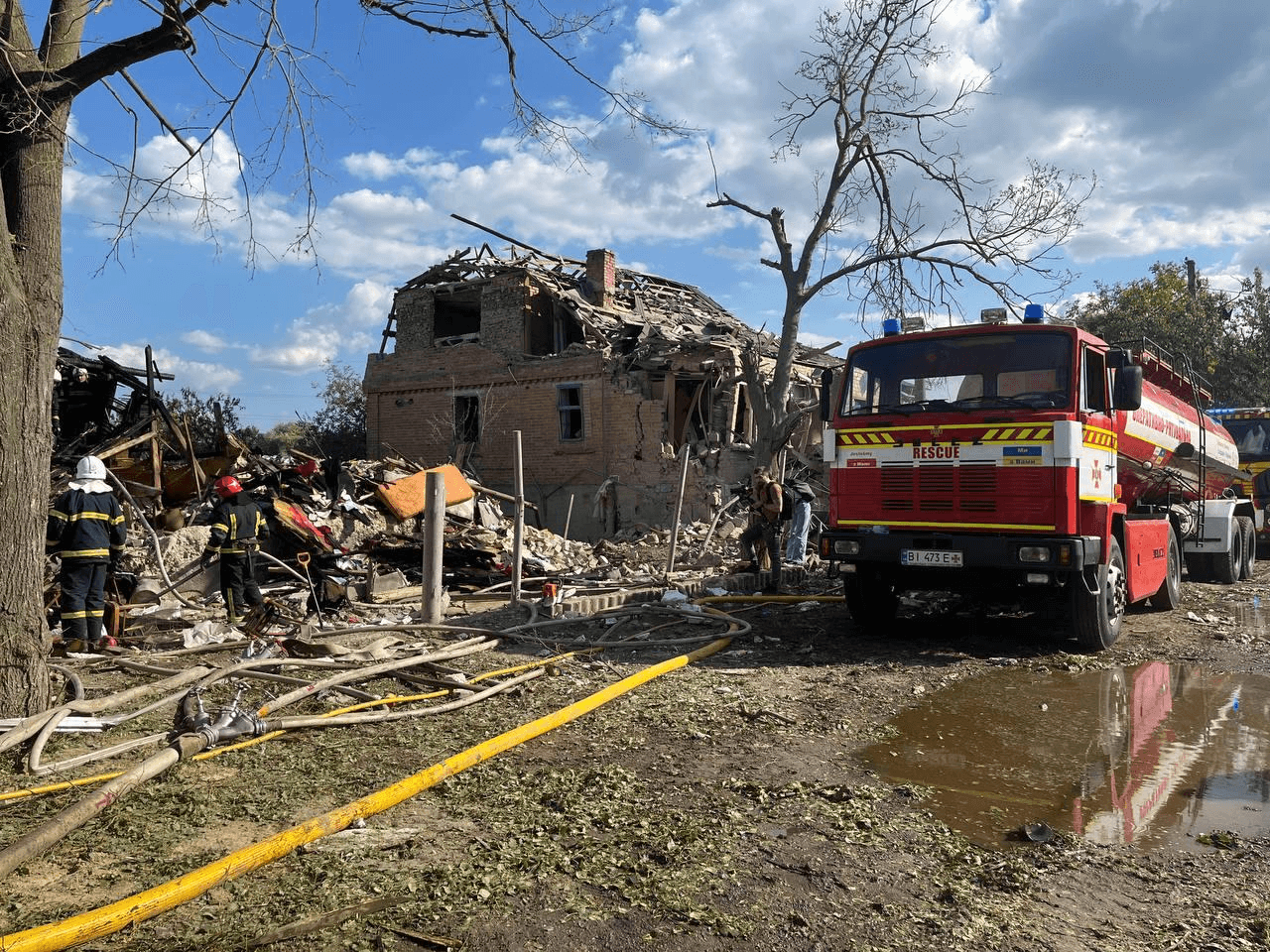 Репортаж з місця влучання поблизу Полтави та звільнення директорки КП «Добробут» — головне за 7 червня