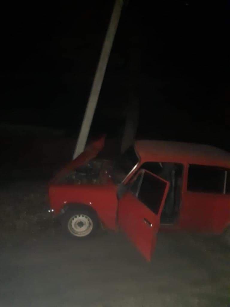 У Гадячі п'яний на «Жигулях» влетів у електропору