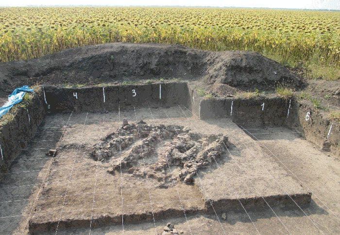 На Полтавщині розорали старовинний могильник