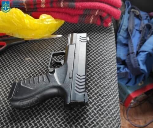 Вісім років за крадіжку телефона — на Полтавщині засудили грабіжників