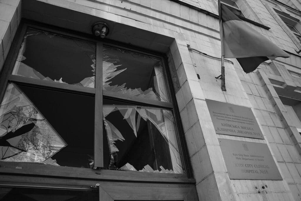П'ять лікарень, три школи, сорок п'ять житлових будинків — Кличко розповів про руйнування в Києві