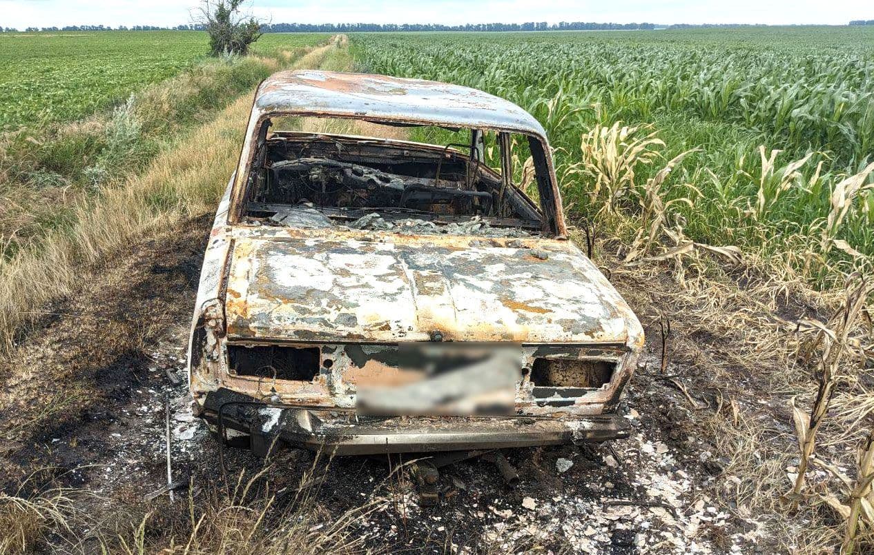У полі на Полтавщині в згорілій автівці знайшли людські останки