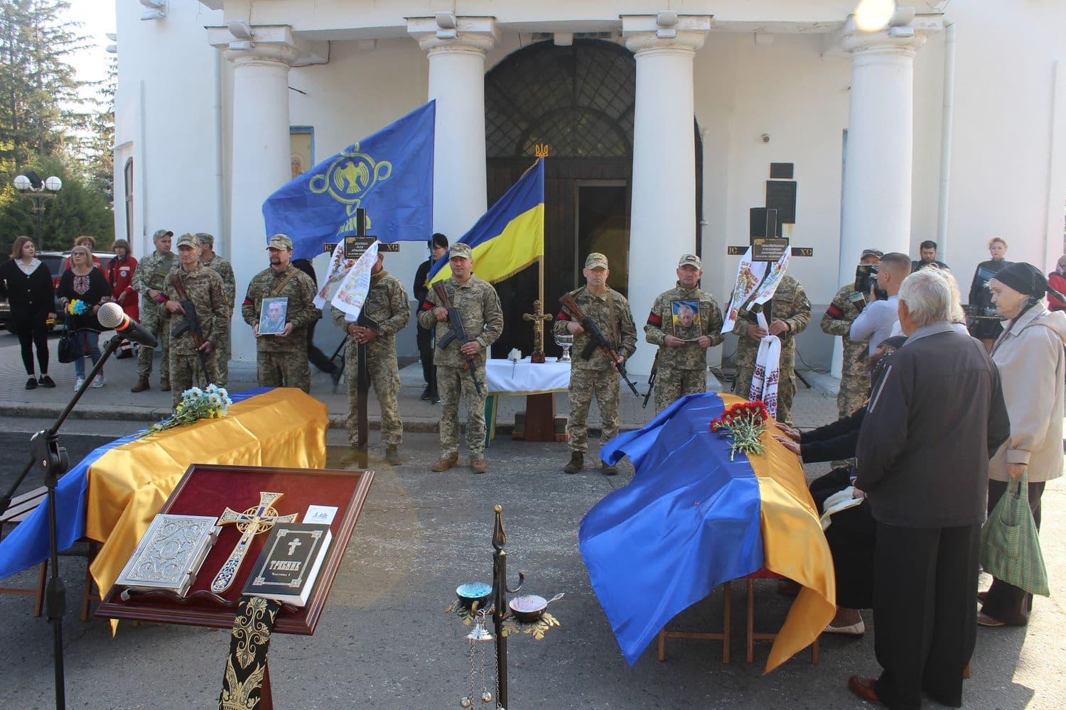 У Полтаві попрощалися з двома захисниками, які загинули на війні з росіянами