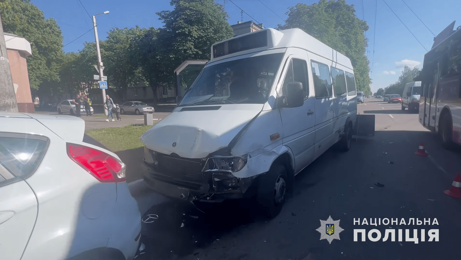 У Кременчуці маршрутка зіткнулася з автомобілем Daewoo
