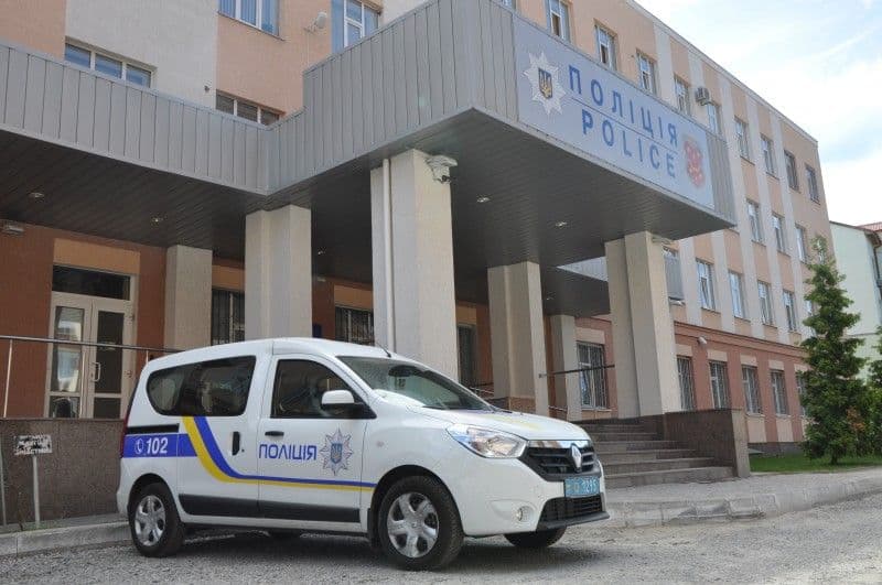 У Полтаві затримали чоловіка, який напав на поліцейського