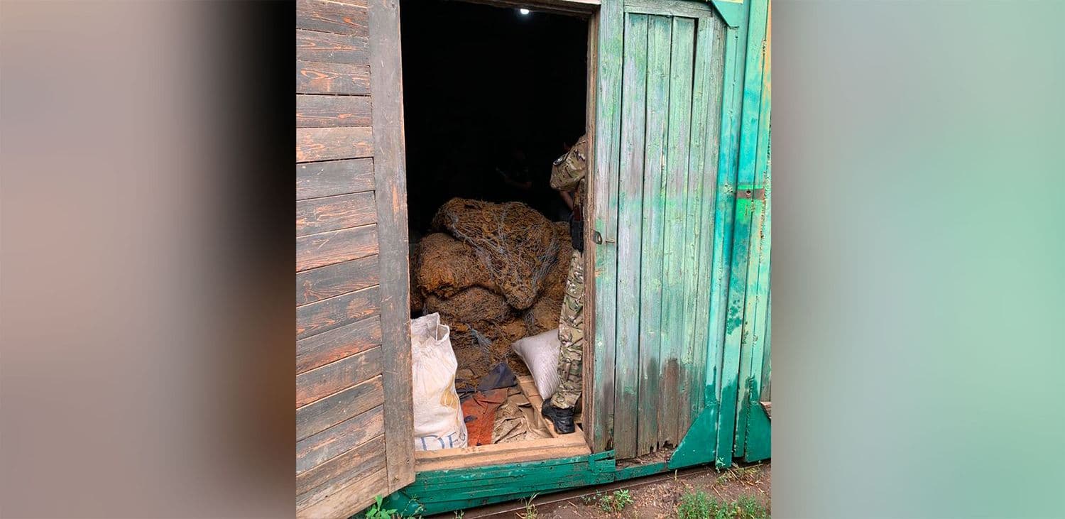 На Полтавщині викрили підпільний цех з виготовлення цигарок