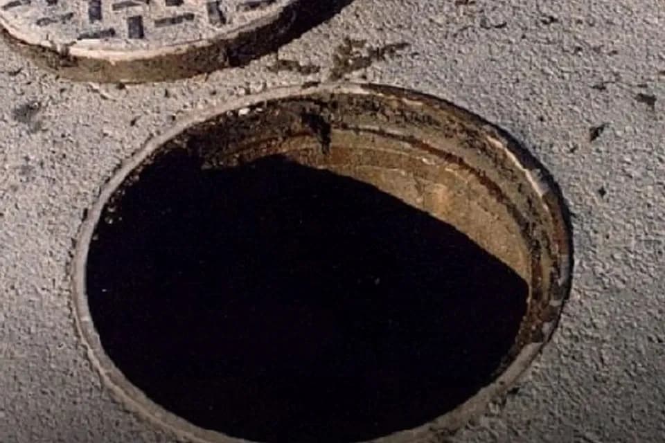 У Полтаві водії скаржаться на відкриті люки на дорогах