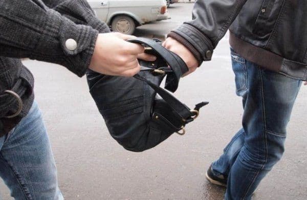 Вісім років за розбій — у Кременчуці засудили чоловіка, який побив і обікрав перехожого
