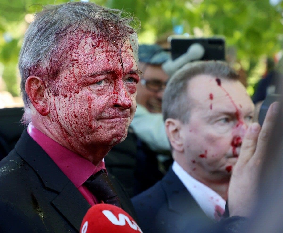 Полтавка в Варшаві завадила російському послу покласти квіти 9 травня