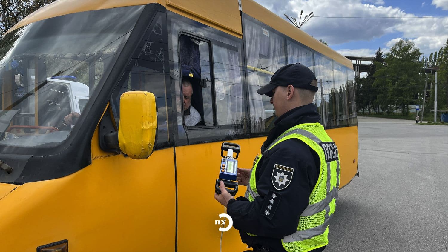 У Полтаві поліціянти перевіряють стан маршруток (відео)