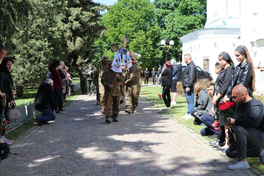 Полтава попрощалася з воїном Павлом Бовтом