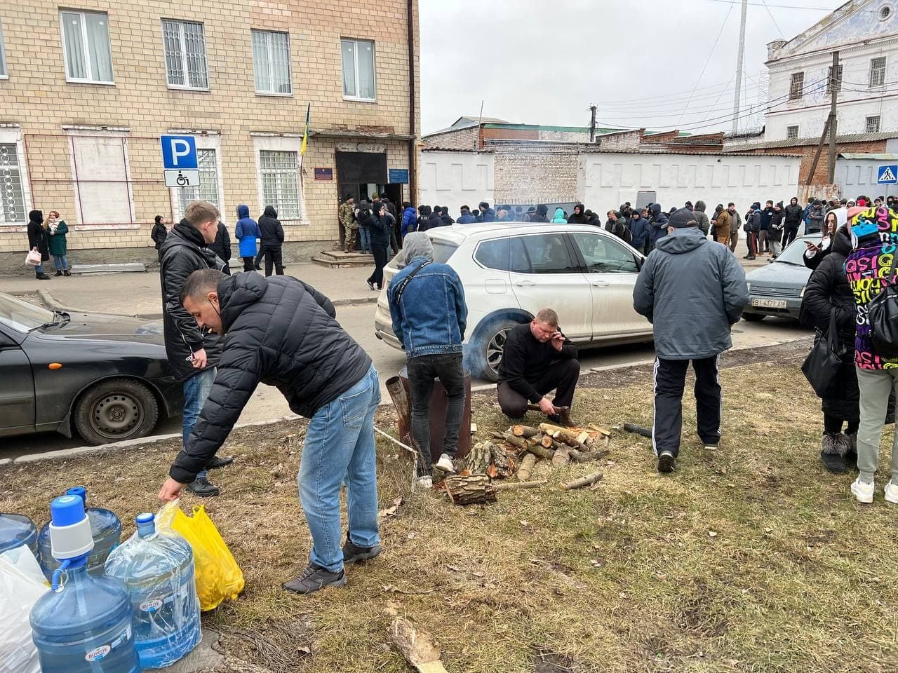 Полтавські волонтери та небайдужі жителі допомагають теробороні