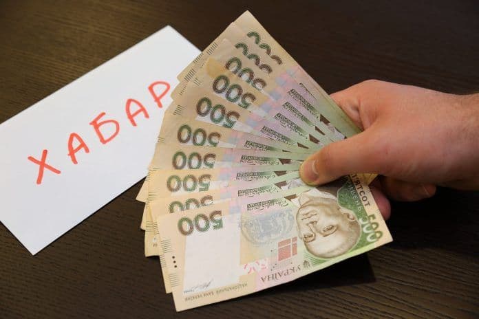 На Полтавщині за хабар затримали директора хлібокомбінату
