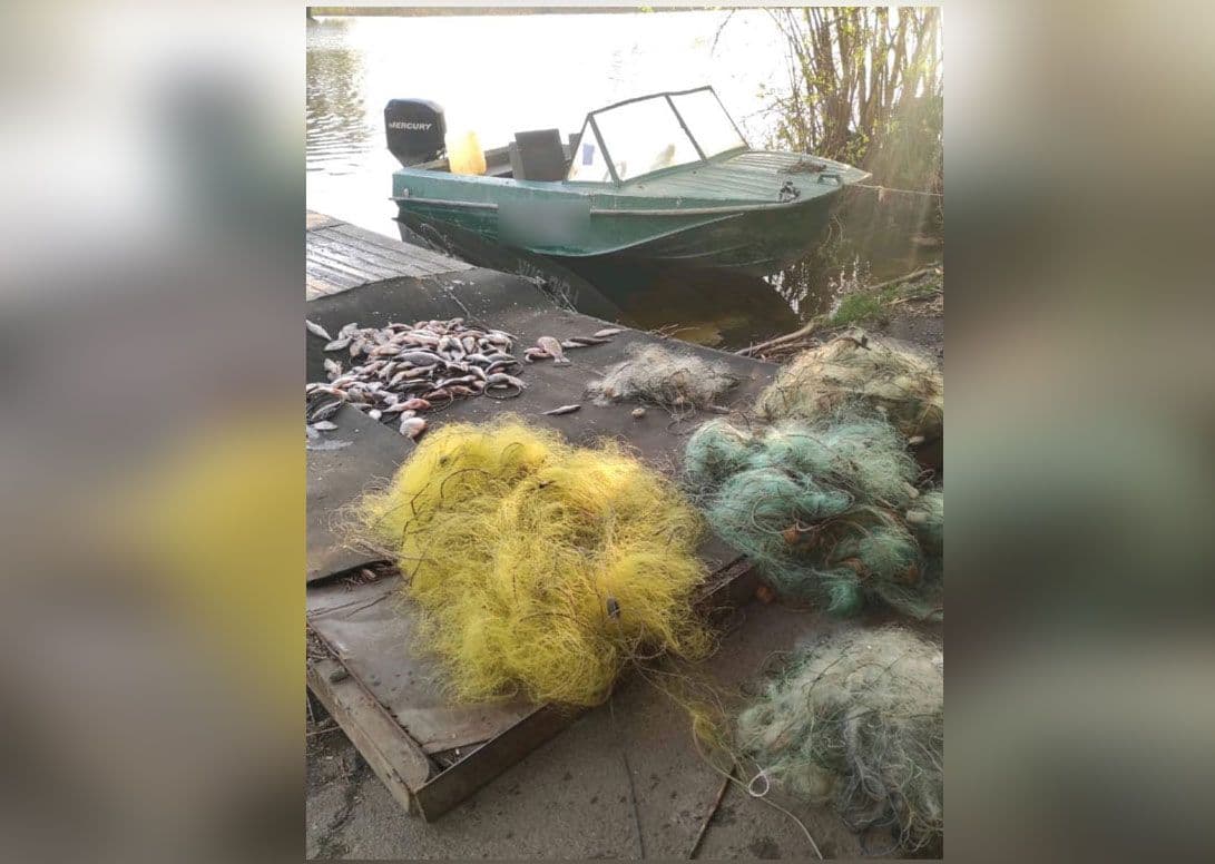 З водойм на Полтавщині дістали близько 700 метрів браконьєрських сіток