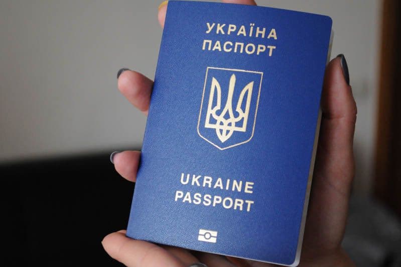 Полтавцям спростили продовження дії закордонного паспорта