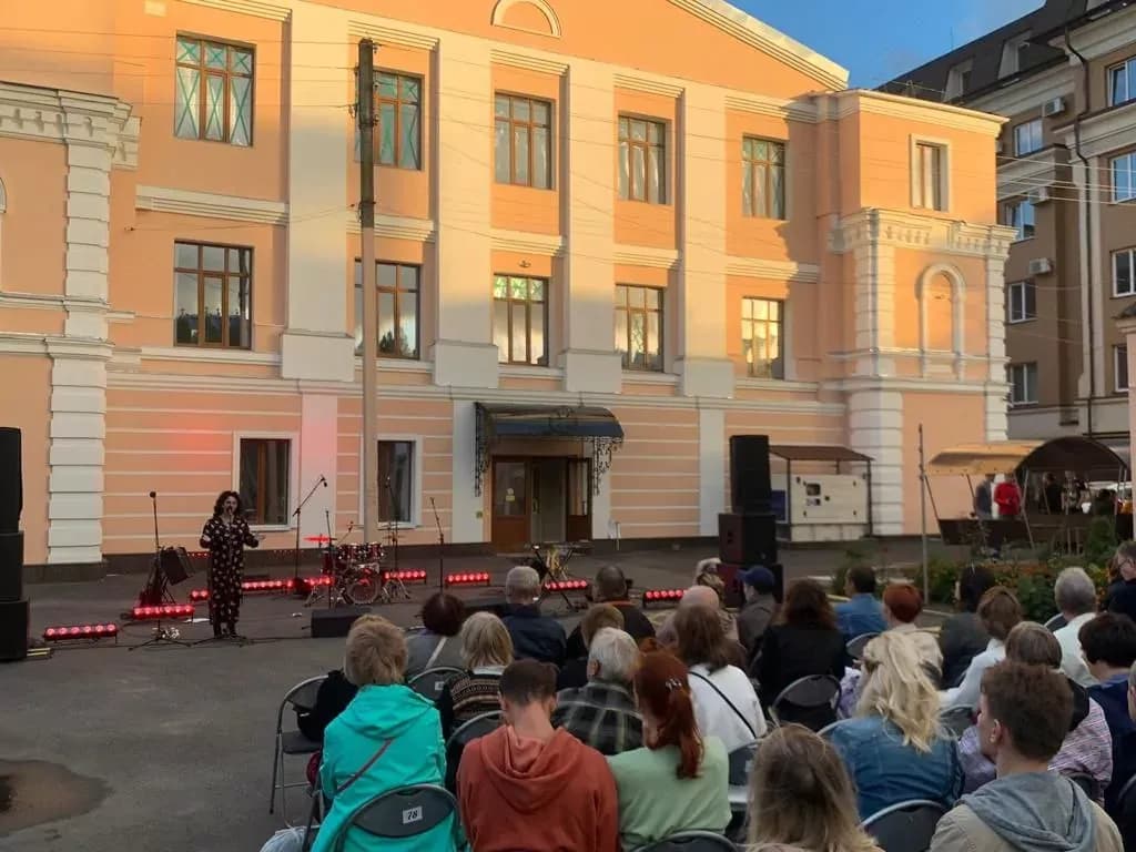 У Полтаві для концертів відкриють «Філармонійний дворик»