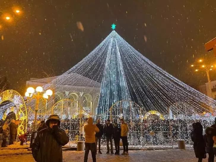 Лесь Подерв'янський та ялинка у Полтаві – головне за 22 листопада