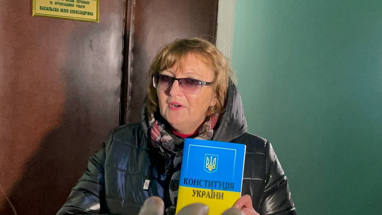 Ви працюєте, бо ми вас забезпечуємо: полтавські вчителі протестують у міськраді