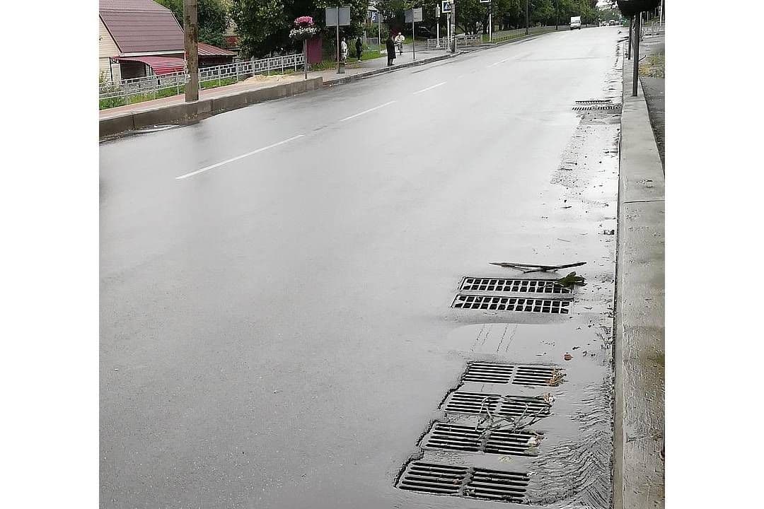 У Кременчуці чистять ливнівки (фото)
