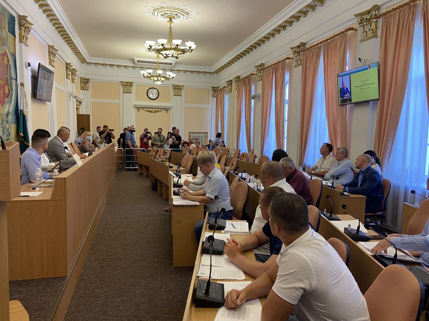 Фракція «Слуги народу» попри обіцянки прийшла на сесію Полтавської міськради