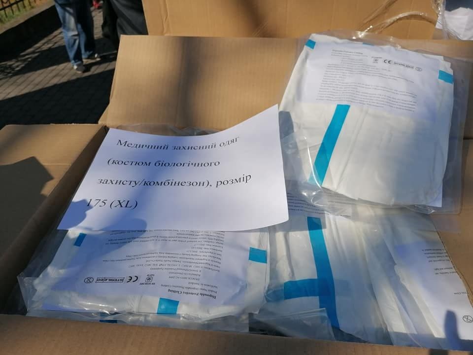 До лікарень Полтавщини передали понад 24 тисячі захисних костюмів: цього вистачить до 2 місяців