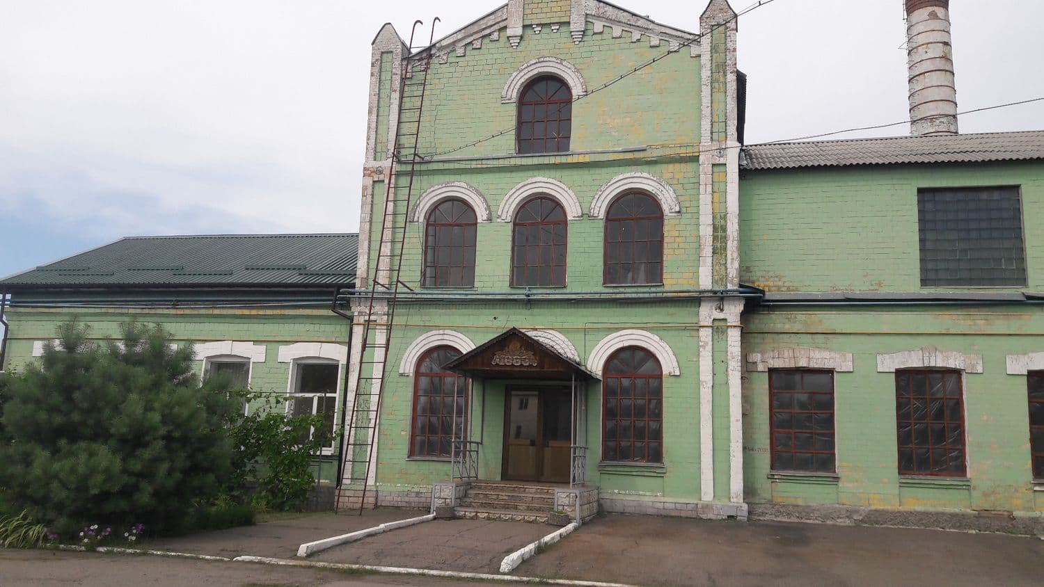 На торгах вартість спиртзаводу у Вишняках зросла майже у 5 разів: за приміщення пропонують 101 мільйон гривень