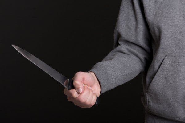 У Мачухах чоловік намагався зарізати сусіда